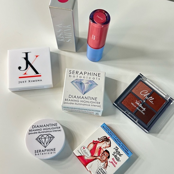 Makeup Minis Bundle - Picture 2 of 3